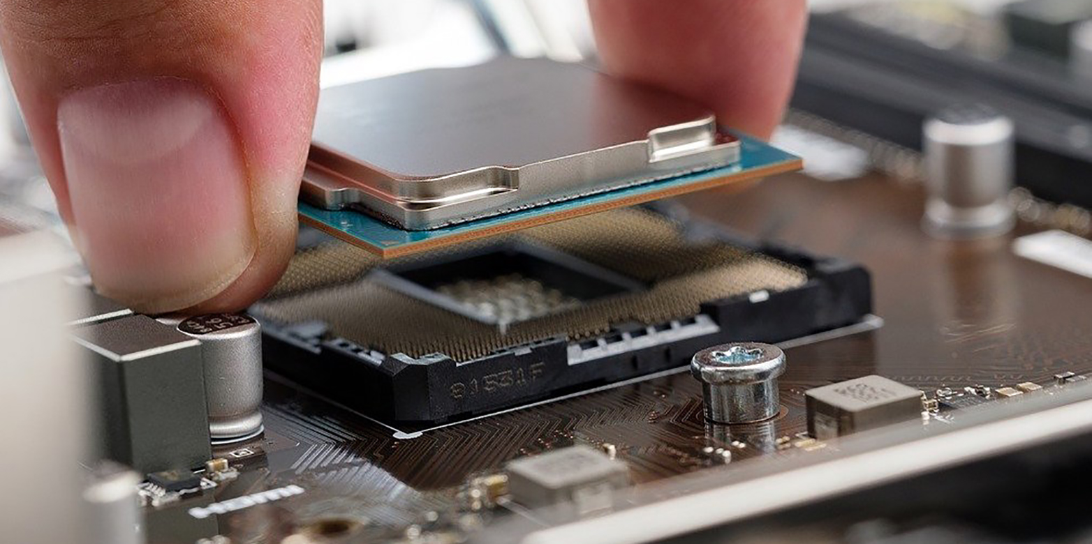 Picture of an FPGA - enlarged