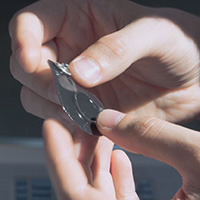 Skin-friendly electrodes