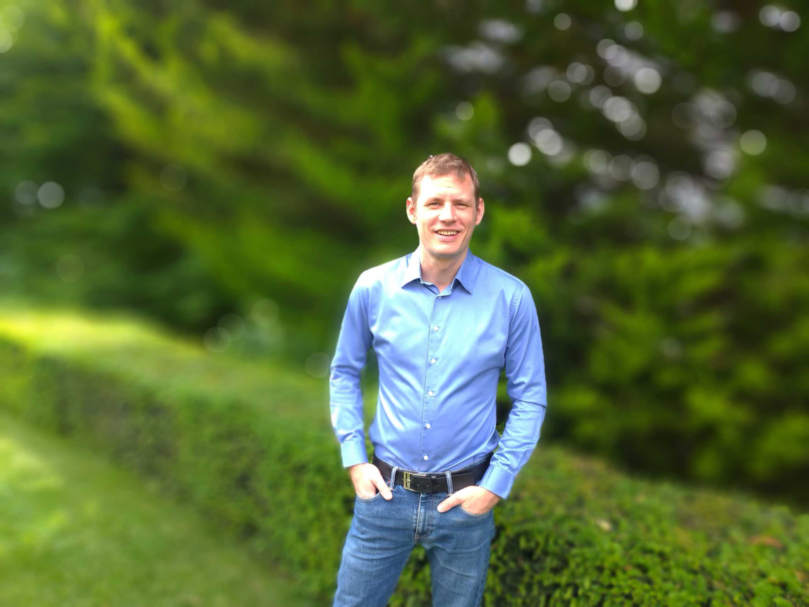 Dr. Christophe Barro